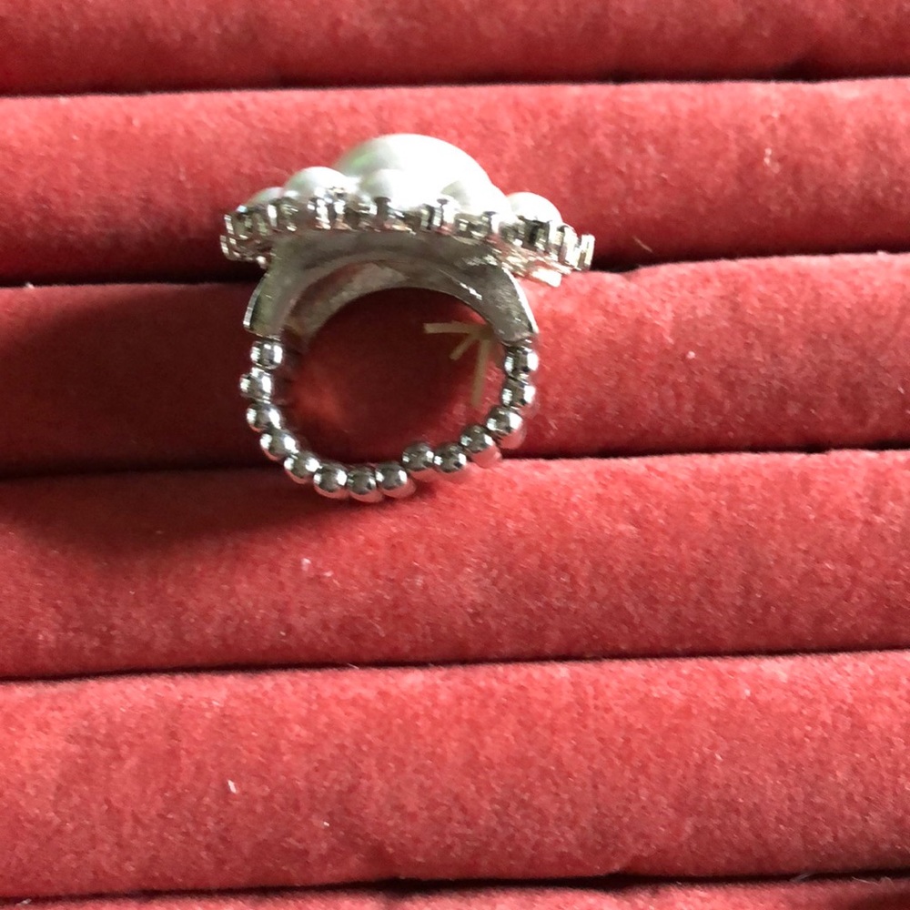 Pearl Statement Ring - Picture 3 of 4